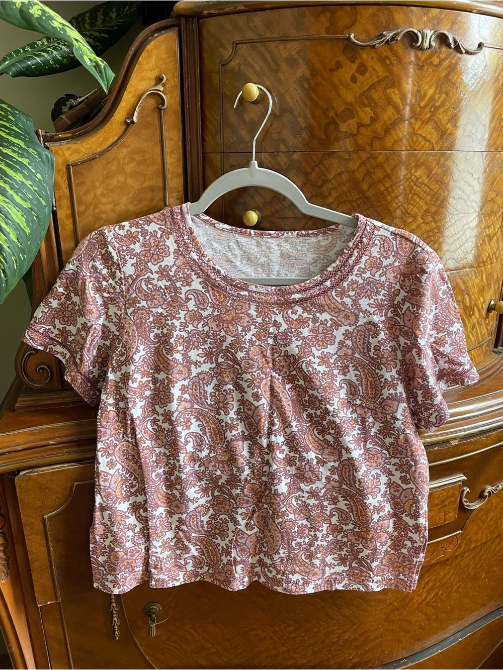 Paisley Print Short Sleeve Tee — Pink and Cream
